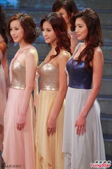 组图：港姐准决赛诞生10强 白纱裙秀腿抢镜