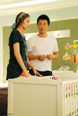 组图：《小两口》吴樾演绎奶爸的幸福生活