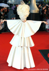 幻灯：全英音乐奖红毯星光熠熠 Lady Gaga雷人依旧