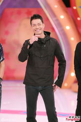 组图：郑伊健陈小春《无敌奖门人》录影玩游戏