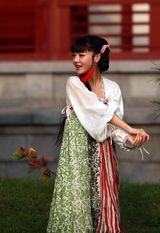 组图：《西厢记》剧照曝光 邓家佳充当“爱情军师”  