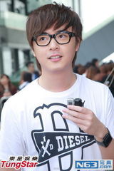 组图：林欣彤不赶谈恋爱 洪卓立被误传爆肺死亡