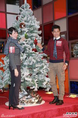 组图：郭富城拒提旧爱熊黛林 寄情工作