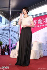 组图：梁咏琪“我爱你”挂嘴边 婚后甜蜜不生子