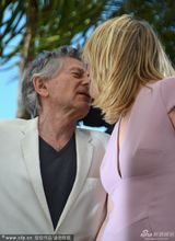 组图：《维纳斯》记者会 波兰斯基携妻亮相