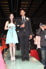 组图：唐志中新娘遭整蛊 王力宏潘玮柏黑人欲吻