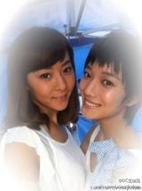 组图：王珞丹姐姐私照曝光 笑容甜美自封电眼达人