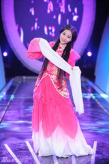 组图：《爱美丽》开播 于正跨界主持犀利