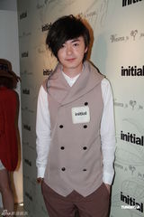 组图：范晓萱祝Makiyo再出发 透露暂无结婚计划