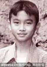 组图：《扫毒》泰国人妖私照诱惑 与男友亲密