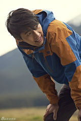 高清组图：玄彬新西兰拍广告展运动型男魅力