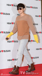 组图：韩星f(x)SEVEN等亮相名品开业派对