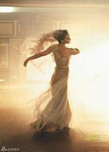 高清图：娜塔丽-波特曼拍复古大片 典雅风范登封面