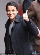 组图：《克鲁德一家》记者会 艾玛斯通靓丽迷人