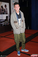 组图：阿Sa(蔡卓妍)与陈冠希同场零交流 拒主动打招呼