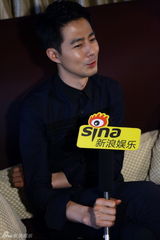 高清组图：独家对话赵寅成 帅气亲和谈笑风生