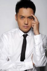 组图：朱宏嘉最新写真曝光 尽显温雅硬汉风范