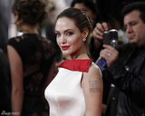 高清图：第69届金球奖红毯朱莉皮特情侣档亮相