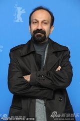 高清：《内达和西敏》亮相 莱拉-哈塔米黑衣玩神秘