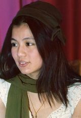 组图：翁美玲生前英国旧照曝光 与荷兰男友恩爱