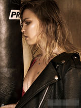 组图：金发美女珍妮佛健身房拍写真 大长腿性感