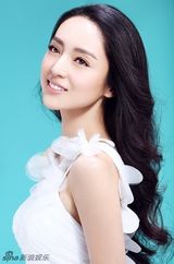 组图：董璇唯美写真清澈飘逸宛若女神