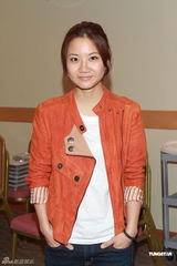 组图：容祖儿帅气造型现身 与卢凯彤支持声演会