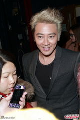 组图：陈慧琳亮相新碟试听会 孙耀威成幕后班底