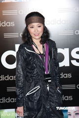 组图：阿SA慈善赚钱两不误 陈奕迅呼吁大家惜福