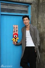 组图：王千源台湾街头写真展低调乐活理念