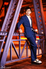 组图：翟天临拍摄全新大片 深冬都市浪漫夜行