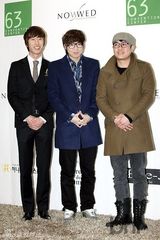 组图：韩谐星尹亨彬大婚徐仁国Solbi等送祝福