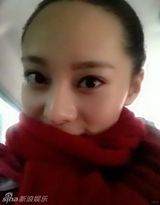 组图：51岁宋佳22岁女儿私房照 继承美貌大眼可爱