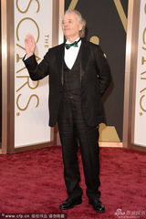 组图：老演员比尔-莫瑞亮相 风骚绿领结