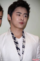 组图：陈意涵封台版金泰熙暗爽 赵正锡电眼迷人