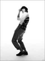 幻灯图：朴龙河生前帅气写真 阳光笑容温暖众人