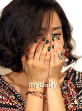 幻灯图：文根英严基俊出席《Closer》新闻发布会