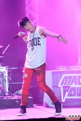 组图：MP魔幻力量香港开唱 赞当地女生有魅力