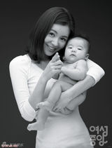 幻灯：张瑞希金贤珠爱心写真 黑白色调展露微笑