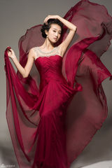 组图：钱璇古典大片曝光 曼妙身姿烈焰迷情