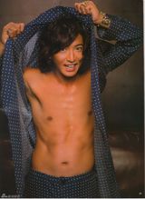 组图：41岁木村拓哉登杂志展熟男魅力不老容颜