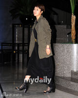 组图：严正花jessica等亮相服装品牌发布会