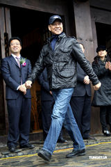 幻灯图：陈凯歌率《赵氏孤儿》进驻春秋战国城