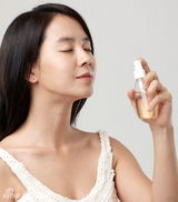 组图：韩星宋智孝拍化妆品广告 展光滑细腻雪肤