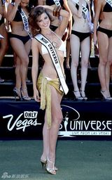 组图：2010环球小姐决赛在即 各国佳丽泳装大合影