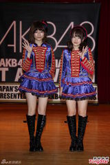 组图：AKB岛崎遥香带病宣传 川荣李奈撩裙秀腿