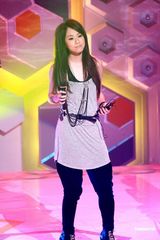 幻灯：林峰梁泳琪等录制节目 邓丽欣热舞不顾颈伤