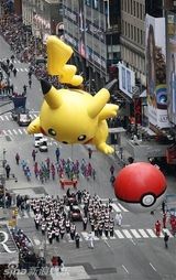 组图：熊猫阿宝史莱克等领衔纽约感恩节大游行