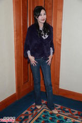 组图：艳星叶玉卿被爆复出还债 浓妆澄清未破产