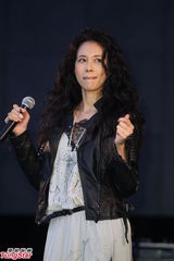 组图：简单生活节揭幕 莫文蔚苏打绿冒雨开唱